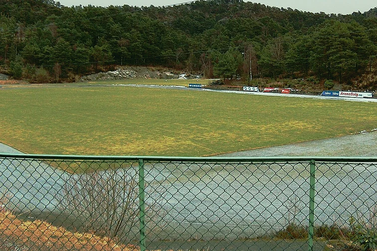 国家队训练基地清晨与器材实拍(体能与恢复安排)